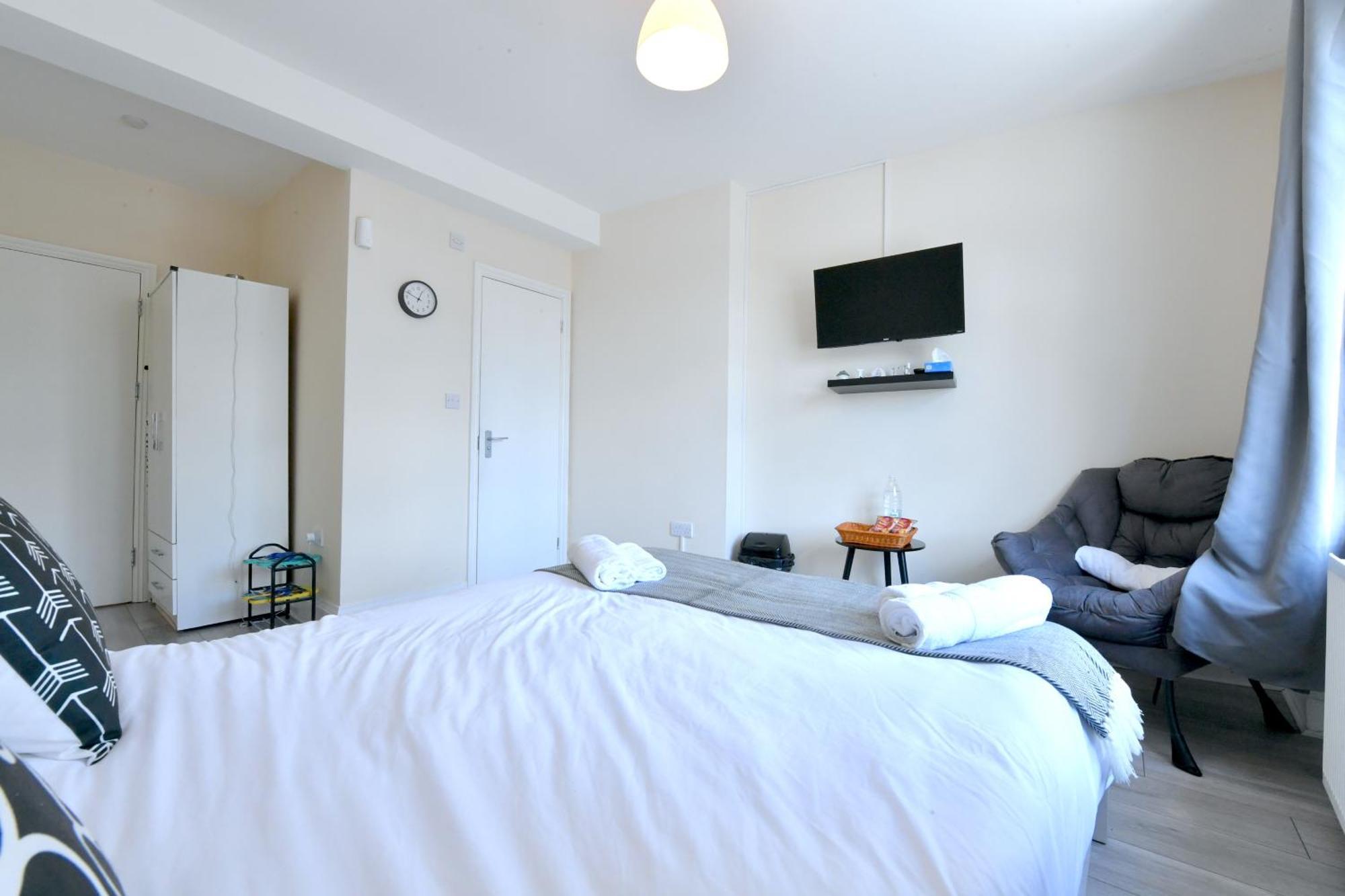Апартаменты Near Seven Sisters Лондон
